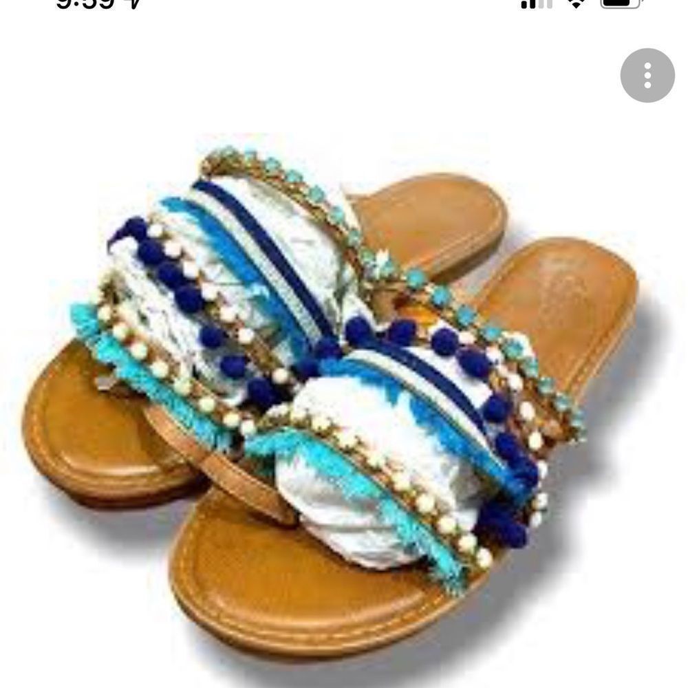 Candie's Fringe Pompom Toe Ring Sandals, Size 8.5